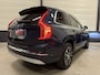 Volvo XC90 T8 Recharge AWD Inscription 7P. PANO/LUCHTVERING/TREKHAAK/H&K/360CAMERA/ACC/PILOT-ASSIST/LEER-SPORT/MEMORY/KEYLESS/CARPLAY/STANDKACHEL/PRIVACY/NET GROTE OH BEURT GEHAD!!
