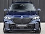 BMW X5 xDrive50e M-SPORT PRO | PANORAMADAK | ACHTERAS BESTURING | ACTIVE CRUISE CONTROL | COMFORT STOELEN | HEAD UP | IONIC GLOW | HARMAN KARDON | 360 CAMERA | ELEKTR. TREKHAAK | SOFT CLOSE | ALCANTARE HEMEL | STOELVERWARMING V+A