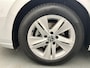 Volkswagen Golf Variant SW Life 110 pk | Navigatie | Parkeersensoren Voor en Achter | LED Koplampen | Keyless Start | Dodehoek Detectie | Elektrische Achterklep met Sensor | Climate Control | Adaptieve Cruise Control | 16" Lichtmetalen Velgen | Apple Carplay/Android Auto |