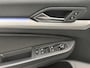 Volkswagen Golf Variant SW Life 110 pk | Navigatie | Parkeersensoren Voor en Achter | LED Koplampen | Keyless Start | Dodehoek Detectie | Elektrische Achterklep met Sensor | Climate Control | Adaptieve Cruise Control | 16" Lichtmetalen Velgen | Apple Carplay/Android Auto |