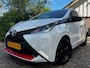 Toyota Aygo 1.0 VVT-i X-Fun Sport 5DRS / 62.886 km / Dealer OH / AIRCO / CRUISE / NAP / RODE ACCENTEN / 15" VELGEN / APK 09-2026