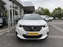 Peugeot 2008 1.2 PureTech GT 130PK AUTOMAAT | Navigatie | Parkeersensoren V + A | Camera | I-Cockpit | All Season banden| Trekhaak | Lage km stand!