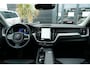 Volvo XC60 2.0 T6 Plug-in hybrid AWD Plus Dark 350pk Panoramadak/Stoelverwarming/360Camera