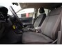 Volkswagen T-Cross 1.0 TSI Life 95PK / 70kW, NL auto 1e eigenaar dealeronderhouden, adaptieve cruise control (acc), elektrisch verstel-, verwarm- en inklapbare buitenspiegels (spiegel pakket), 16" 'Rochester' LMV, licht en regensensor, parkeersensoren voor en achter (pdc), privacy glas, navigatie, Apple Carplay / Android Auto, lendesteunen voorstoelen, middenarmsteun