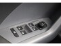 Volkswagen T-Cross 1.0 TSI Life 95PK / 70kW, NL auto 1e eigenaar dealeronderhouden, adaptieve cruise control (acc), elektrisch verstel-, verwarm- en inklapbare buitenspiegels (spiegel pakket), 16" 'Rochester' LMV, licht en regensensor, parkeersensoren voor en achter (pdc), privacy glas, navigatie, Apple Carplay / Android Auto, lendesteunen voorstoelen, middenarmsteun