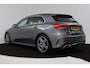 Mercedes-Benz A-klasse 200 Launch Edition Premium (PARKEERSENSOREN, STOELVERWARMING, SFEERVERLICHTING, NAVIGATIE, CAMERA, NL-AUTO)