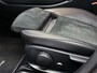 Mercedes-Benz A-klasse 180 Business Solution AMG Automaat (PANORAMADAK, TREKHAAK ELEKT. WEGKLAPBAAR, CAMERA, STOELVERWARMING)