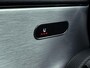 Mercedes-Benz A-klasse 180 Business Solution AMG Automaat (PANORAMADAK, TREKHAAK ELEKT. WEGKLAPBAAR, CAMERA, STOELVERWARMING)