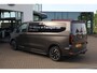 Volkswagen e-Transporter 32 L2H1 Bulli 64 kWh 286PK / 210kW, Achteruitrijcamera (Area View), LED Matrix IQ.Light, verwarmbare voorstoelen, Apple Carplay & Android Auto, achteruitrijcamera, adaptive cruise control met Stop & Go, navigatie, dynamische grootlichtassistent, volledig digitaal instrumentenpaneel, Keyless Enrty & Start, verwarmbare voorruit, alarm klasse III, elektrische schuifdeur rechts met sluithulp, trekhaak, dodehoekdetectie met correctie (Side Assist), warmtepomp, passagiersstoel, 16'' LMV 'Montreal'