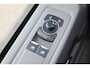 Volkswagen e-Transporter 32 L2H1 Bulli 64 kWh 286PK / 210kW, Achteruitrijcamera (Area View), LED Matrix IQ.Light, verwarmbare voorstoelen, Apple Carplay & Android Auto, achteruitrijcamera, adaptive cruise control met Stop & Go, navigatie, dynamische grootlichtassistent, volledig digitaal instrumentenpaneel, Keyless Enrty & Start, verwarmbare voorruit, alarm klasse III, elektrische schuifdeur rechts met sluithulp, trekhaak, dodehoekdetectie met correctie (Side Assist), warmtepomp, passagiersstoel, 16'' LMV 'Montreal'