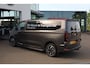 Volkswagen e-Transporter 32 L2H1 Bulli 64 kWh 286PK / 210kW, Achteruitrijcamera (Area View), LED Matrix IQ.Light, verwarmbare voorstoelen, Apple Carplay & Android Auto, achteruitrijcamera, adaptive cruise control met Stop & Go, navigatie, dynamische grootlichtassistent, volledig digitaal instrumentenpaneel, Keyless Enrty & Start, verwarmbare voorruit, alarm klasse III, elektrische schuifdeur rechts met sluithulp, trekhaak, dodehoekdetectie met correctie (Side Assist), warmtepomp, passagiersstoel, 18'' LMV 'Montreal'