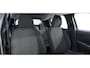 Peugeot 208 Style | Dashboard en deurpanelen in kunststof met carboneffect | Elektrisch verstelbare en verwarmbare buitenspiegels | ISOFIX op de buitenste zitplaatsen van de achterbank met TOP TETHER