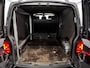 Volkswagen Transporter 2.0 TDI L2H1 DC Highline Leder, Navi, Parkeersensoren, Cruise control, Schuifdak, Stoelverwarming, Apple carplay