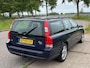 Volvo V70 2.4 Edition II ECC Audio/CD Electric pakket LMV 16" Cruisecontrol Leder/Stof ESP Colorpakket TCS ABS Trekhaak Nw Apk!