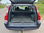 Volvo V70 2.4 Edition II ECC Audio/CD Electric pakket LMV 16" Cruisecontrol Leder/Stof ESP Colorpakket TCS ABS Trekhaak Nw Apk!