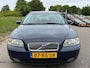 Volvo V70 2.4 Edition II ECC Audio/CD Electric pakket LMV 16" Cruisecontrol Leder/Stof ESP Colorpakket TCS ABS Trekhaak Nw Apk!