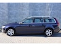 Volvo V70 2.0 D3 Polar+ | 1e eigenaar | 100% dealer onderhouden | Lederen bekleding | Adaptieve Bi-Xenon verlichting | Elektr. bestuurdersstoel | Schuif-\-kanteldak | Navigatie | Parkeerverwarming | Stoelverwarming | Niveauregeling | PDC voor + achter | Volvo on Call | verwarmde voorruit | Afneembare trekhaak |