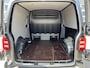 Volkswagen Transporter 2.0 TDI L2H1 DC Btw en Bpm vrij!! DSG Automaat Airco Cruise controle trekhaak 2500kg trekgewicht Telefoonverbinding Parkeersensoren achter 5-Persoons Euro 6 Bpm vrij voor particulier gebruik!!