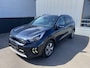 Kia Niro 1.6 GDi Hybrid DynamicLine + Navigatie, JBL Premium audio, Parkeersensoren voor + achter, Achteruitrij camera, Smart Key, Privacy glass, Achteruitrijcamera