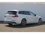 Volvo V60 T6 350PK Automaat AWD Plus Dark / Adaptieve cruise control / BLIS / 19” velgen / Parkeersensoren met camera / Elektrische achterklep / Adaptieve koplampen / Apple carplay / Elektrische stoelen / Harman Kardon Audio / Keyless entry / stoel - en stuurwielverwarming