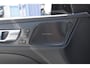 Volvo V60 T6 350PK Automaat AWD Plus Dark / Adaptieve cruise control / BLIS / 19” velgen / Parkeersensoren met camera / Elektrische achterklep / Adaptieve koplampen / Apple carplay / Elektrische stoelen / Harman Kardon Audio / Keyless entry / stoel - en stuurwielverwarming