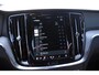 Volvo V60 T6 350PK Automaat AWD Plus Dark / Adaptieve cruise control / BLIS / 19” velgen / Parkeersensoren met camera / Elektrische achterklep / Adaptieve koplampen / Apple carplay / Elektrische stoelen / Harman Kardon Audio / Keyless entry / stoel - en stuurwielverwarming