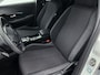 Peugeot e-208 EV Style 50 kWh 136pk | Navigatie | Climate Control | Cruise Control | Parkeersensoren | Apple Carplay / Android Auto | DAB+ radio | Bluetooth | Keyless start | Elektrisch inklapbare spiegels | Armsteun | Led koplampen | Donker getint glas | 16" lichtmetalen velgen |