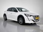Peugeot e-208 EV Style 50 kWh 136pk | Navigatie | Climate Control | Cruise Control | Parkeersensoren | Apple Carplay / Android Auto | DAB+ radio | Bluetooth | Keyless start | Elektrisch inklapbare spiegels | Armsteun | Led koplampen | Donker getint glas | 16" lichtmetalen velgen |