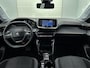 Peugeot e-208 EV Style 50 kWh 136pk | Navigatie | Climate Control | Cruise Control | Parkeersensoren | Apple Carplay / Android Auto | DAB+ radio | Bluetooth | Keyless start | Elektrisch inklapbare spiegels | Armsteun | Led koplampen | Donker getint glas | 16" lichtmetalen velgen |