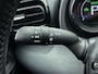 Toyota Yaris 1.5 Hybrid Executive Limited | Panoramadak | 17 inch LM-velgen | Half lederen bekleding | Getinte ramen achter |
