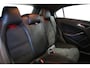 Mercedes-Benz A-klasse 180/ AMG-line/ Panoramaschuifdak/ Sfeerverlichting