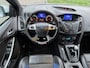 Ford Focus Wagon 2.0 EcoBoost ST-2 (250 PK!) ECC Audio/CD Navi El. pakket Leder LMV 18" Sportstoelen Dealeronderh. Apk 30/09/2025