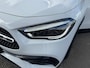 Mercedes-Benz GLA 200 Business Solution AMG automaat /wegklapbare trekhaak / panoramadak / stoelen met memory
