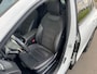Mercedes-Benz GLA 200 Business Solution AMG automaat /wegklapbare trekhaak / panoramadak / stoelen met memory