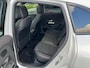 Mercedes-Benz GLA 200 Business Solution AMG automaat /wegklapbare trekhaak / panoramadak / stoelen met memory
