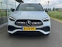 Mercedes-Benz GLA 200 Business Solution AMG automaat /wegklapbare trekhaak / panoramadak / stoelen met memory