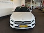 Mercedes-Benz A-klasse 200 Premium Plus AMG | Panoramadak | Sfeerverlichting | Volledig digital dashboard | Lederen/Alcantara bekleding | Adaptieve demping | Lane assist | Cruise control | Climate control | Stoelverwarming | Navigatie | 18''INCH