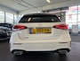 Mercedes-Benz A-klasse 200 Premium Plus AMG | Panoramadak | Sfeerverlichting | Volledig digital dashboard | Lederen/Alcantara bekleding | Adaptieve demping | Lane assist | Cruise control | Climate control | Stoelverwarming | Navigatie | 18''INCH