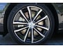 Volvo V60 T6 350PK Plug-in hybrid AWD Essential Edition | Adaptieve Cruise Control met Pilot Assist | Verwarmbare voorstoelen + stuurwiel | High Performance Audiosysteem | Park Assist voor + achter | Parkeercamera achter |  Blind Spot Information System | Apple CarPlay | 18'' Lichtmetalen wielen |