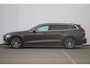 Volvo V60 T6 Plug-in hybrid AWD Essential Edition | Verwarmbare voorstoelen en achterbank | Verwarmbaar stuurwiel  | Park Assist voor + achter | Parkeercamera achter | Adaptieve Cruise Control met Pilot Assist | Blind Spot Information System | Apple carplay/Android auto | 18 inch Lichtmetalen velgen | Lederen Bekleding |