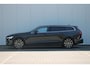 Volvo V60 T6 350PK Plug-in hybrid AWD Essential Edition | Adaptieve Cruise Control met Pilot Assist | Verwarmbare voorstoelen + stuurwiel | High Performance Audiosysteem | Park Assist voor + achter | Parkeercamera achter |  Blind Spot Information System | Apple CarPlay | 18'' Lichtmetalen wielen |