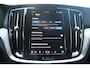 Volvo V60 T6 350PK Plug-in hybrid AWD Essential Edition | Adaptieve Cruise Control met Pilot Assist | Verwarmbare voorstoelen + stuurwiel | High Performance Audiosysteem | Park Assist voor + achter | Parkeercamera achter |  Blind Spot Information System | Apple CarPlay | 18'' Lichtmetalen wielen |