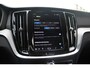 Volvo V60 T6 Plug-in hybrid AWD Essential Edition | Verwarmbare voorstoelen en achterbank | Verwarmbaar stuurwiel  | Park Assist voor + achter | Parkeercamera achter | Adaptieve Cruise Control met Pilot Assist | Blind Spot Information System | Apple carplay/Android auto | 18 inch Lichtmetalen velgen | Lederen Bekleding |