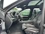 Volvo XC90 T8 Recharge AWD Ultimate Dark / Luchtvering / Trekhaak / Pano. dak / 455 PK / Bowers & Wilkins / 360 camera / Verwarmde stoelen /