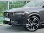 Volvo XC90 T8 Recharge AWD Ultimate Dark / Luchtvering / Trekhaak / Pano. dak / 455 PK / Bowers & Wilkins / 360 camera / Verwarmde stoelen /