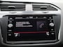 Volkswagen Tiguan 1.4 TSI eHybrid R-Line | 150 PK | Automaat | Trekhaak | 360* Camera (Helicopter View) | Black Style | Digital Cockpit PRO | Park Assist | Navigatie | Stoel en Stuurwiel Verwarming