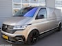 Volkswagen Transporter 2.0 TDI L2H1 28 20 inch lm. lederen bekleding koppejan uitvoering.