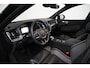 Volvo XC60 T6 Plug-in hybrid AWD Plus Dark | Pano | Trekhaak | Elek.Stoel + Geheugen |