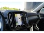 Volvo XC40 1.5 T5 Recharge Inscription - Dealer onderhouden - Panoramisch schuif/kanteldak - Stoel en stuurwielverwarming - Harman Kardon - Elektrisch verstelbare stoelen - Adaptieve cruise control i.c.m. BLIS - 360 graden camera -