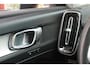 Volvo XC40 T3 Momentum Business | Parkeercamera | Stoelverwarming | Trekhaak | Pilot Assist | Keyless